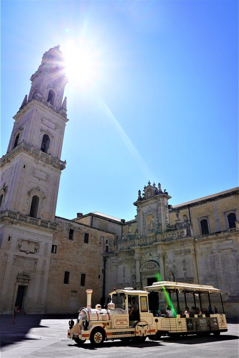 レッチェのドゥオーモ 鐘楼 食の工房オフィスアルベロ イタリア料理教室 In 神戸 Note