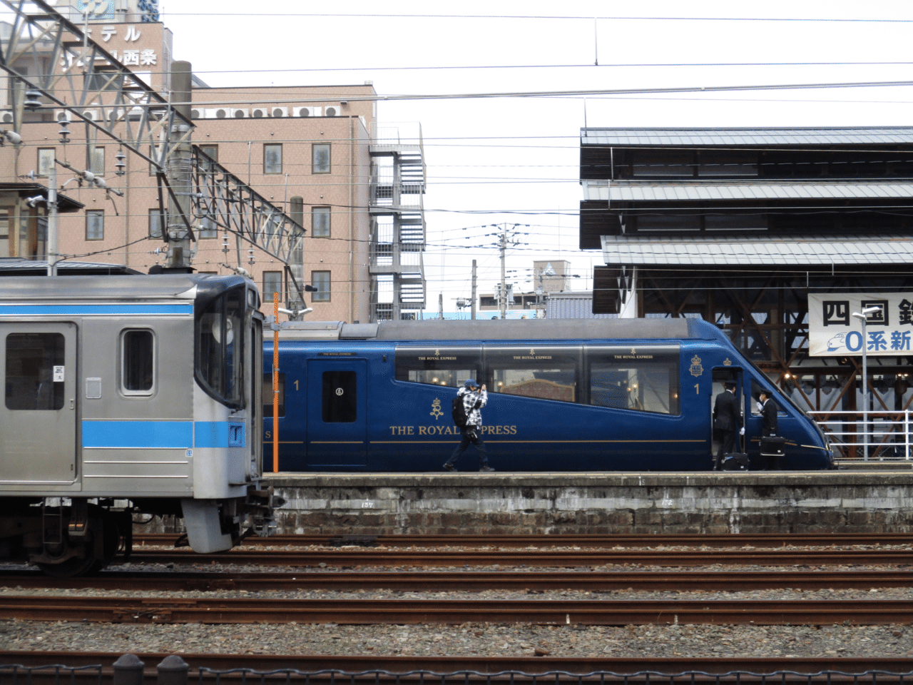 誠実 希少品 （伊豆の観光列車 ロイヤルエクスプレス】8両 伊豆急 鉄道模型