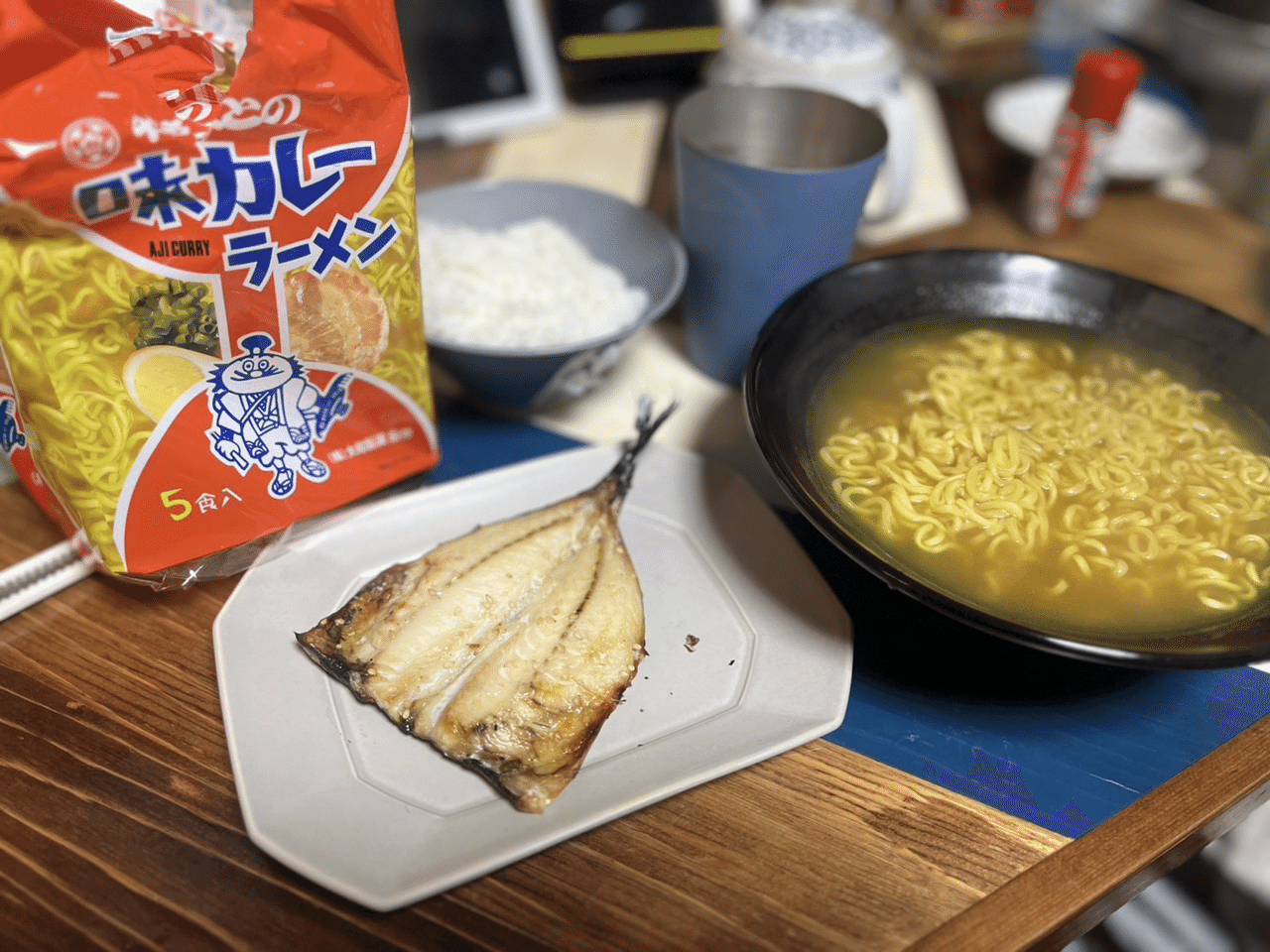 主夫ご飯 昨日の夕食 あの懐かしのお菓子「味カレー」をラーメン