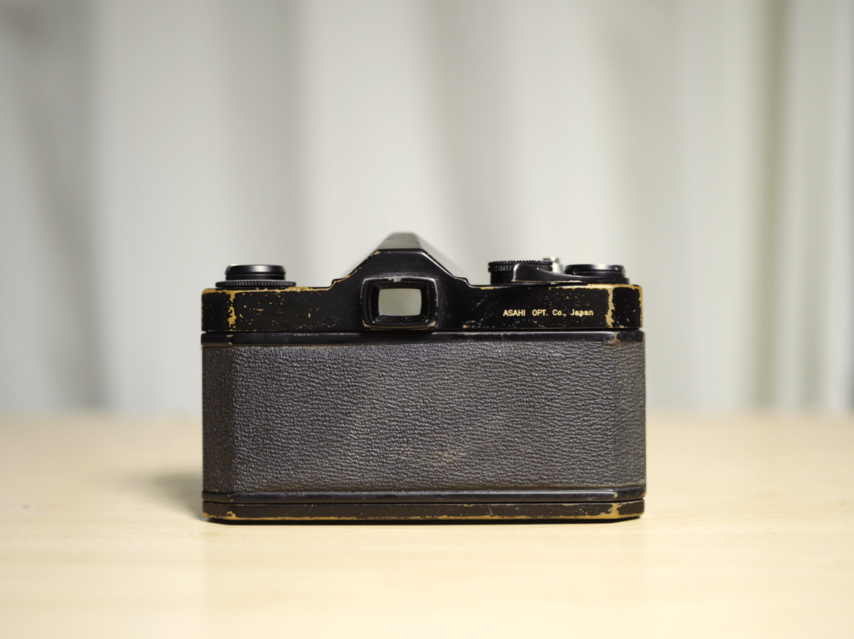 露出計のないカメラ PENTAX SL Black paint|Sven. 露出計のないカメラ PENTAX SL Black paint|Sven.