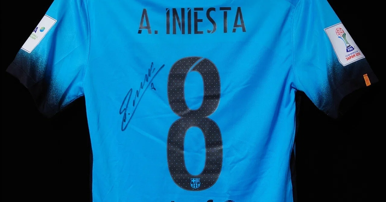 【DAY3】15-16 F.C.Barcelona 3rd CWC #8 A.Iniesta(Signed)｜Maya