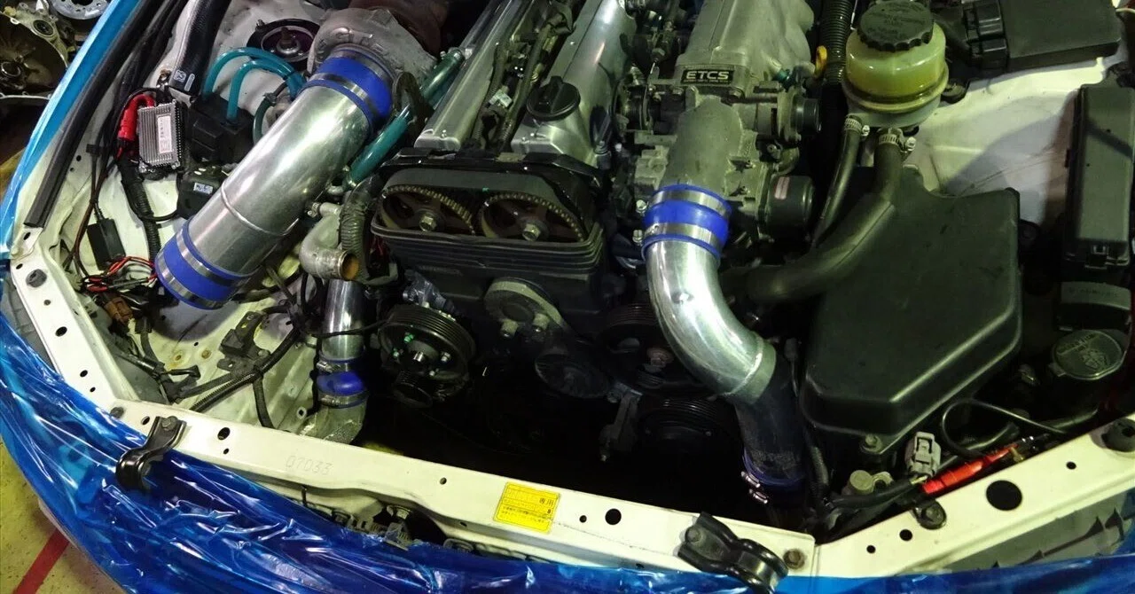 チューニングショップで売られていた2JZ-GTEエンジン換装のGXE10