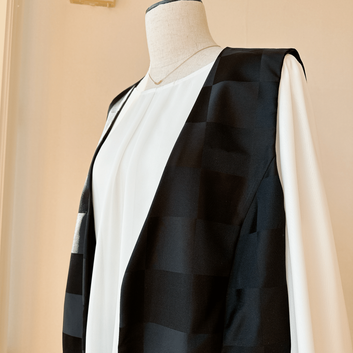着物リメイク　喪服　コート　黒 着物リメイク 絽の喪服でトッパーコート!コーディガンの作り方