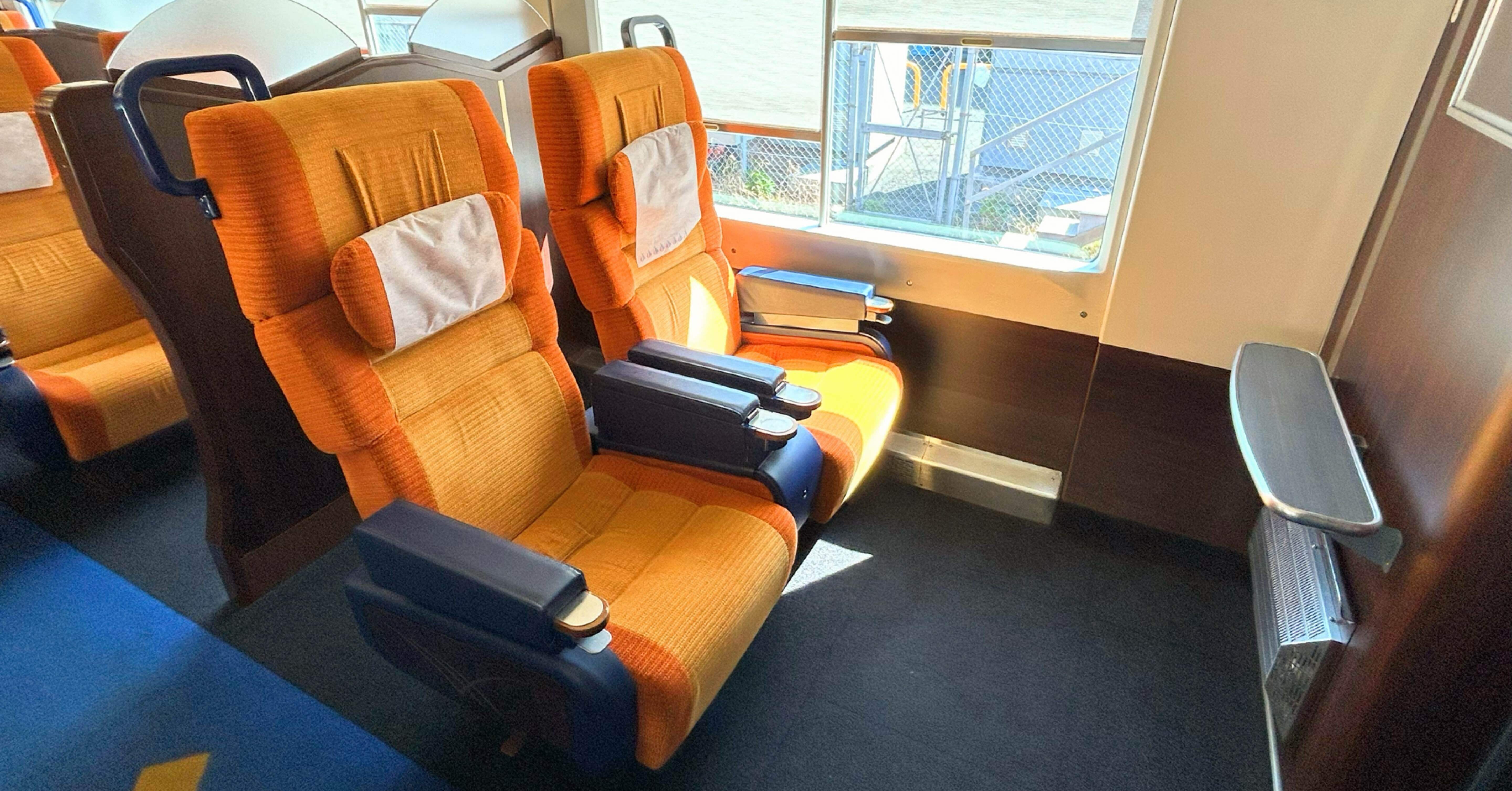 鉄道 愛称板「指定席/グリーン車 」金属製 鉄道 愛称板「指定席/グリーン車 」金属製