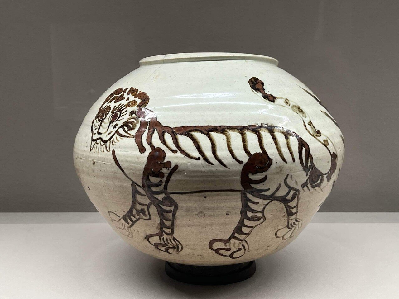 彫刻する 芸術 台の上の鉢 復古 陶磁器 古を模倣する 洗面台