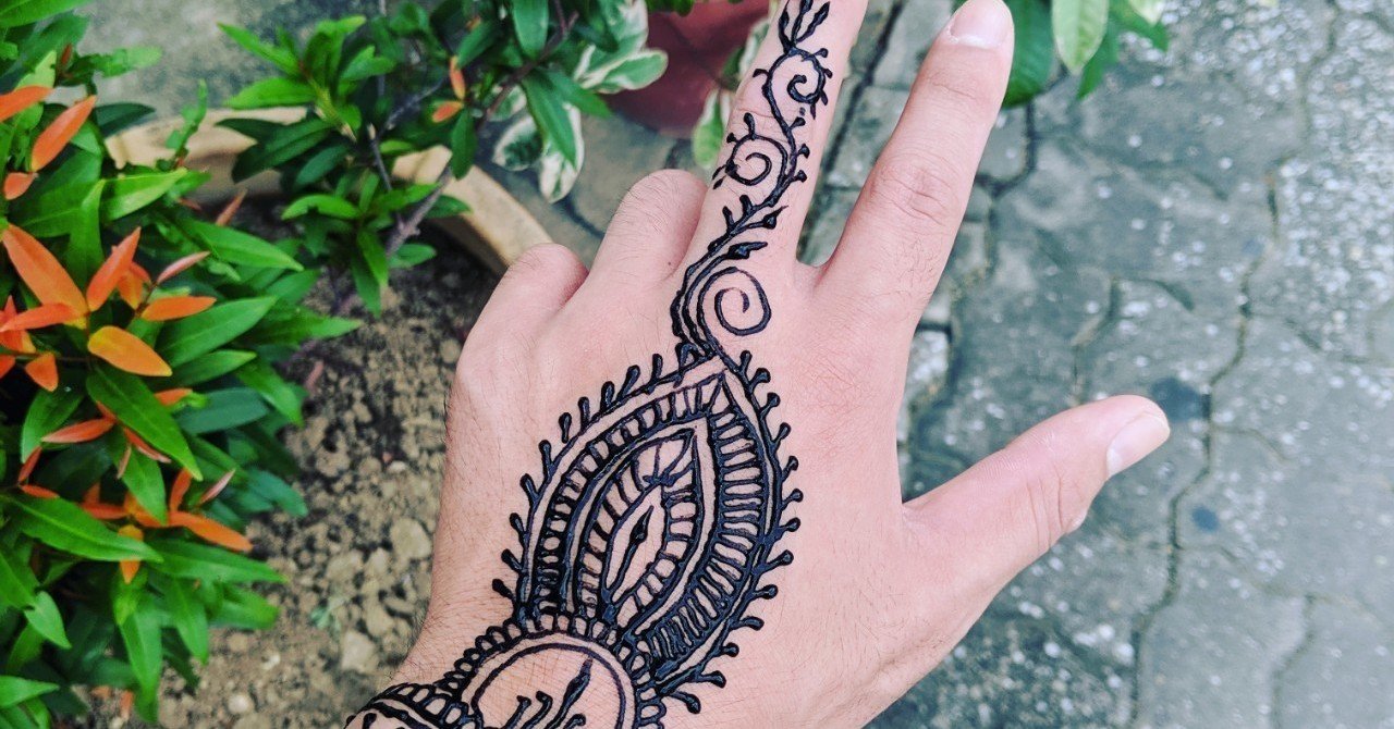 マレーシアクアラルンプールのヘナタトゥー バルーニー Note