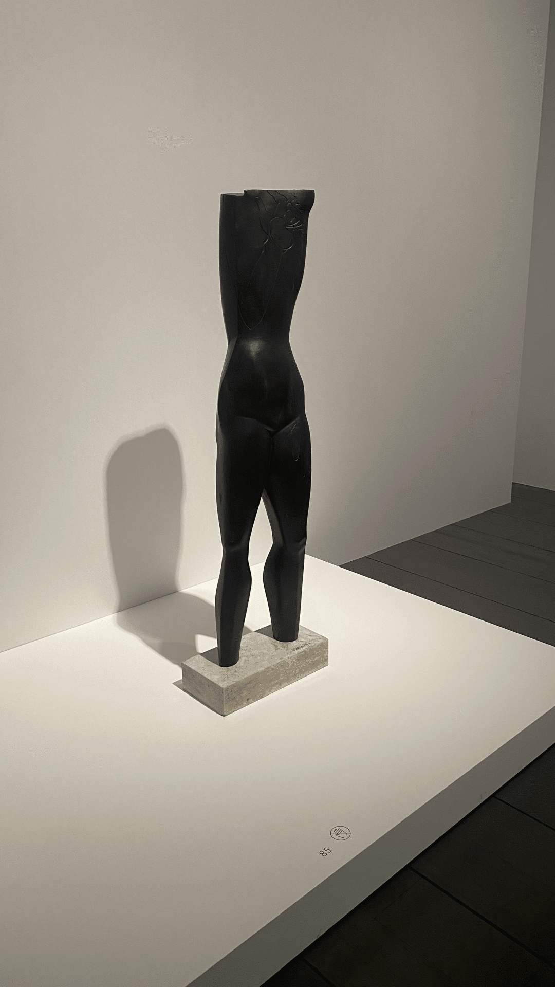 ブランクーシ　彫刻　置物 転がす彫刻】ブランクーシ 本質を象る アーティゾン美術館｜薪