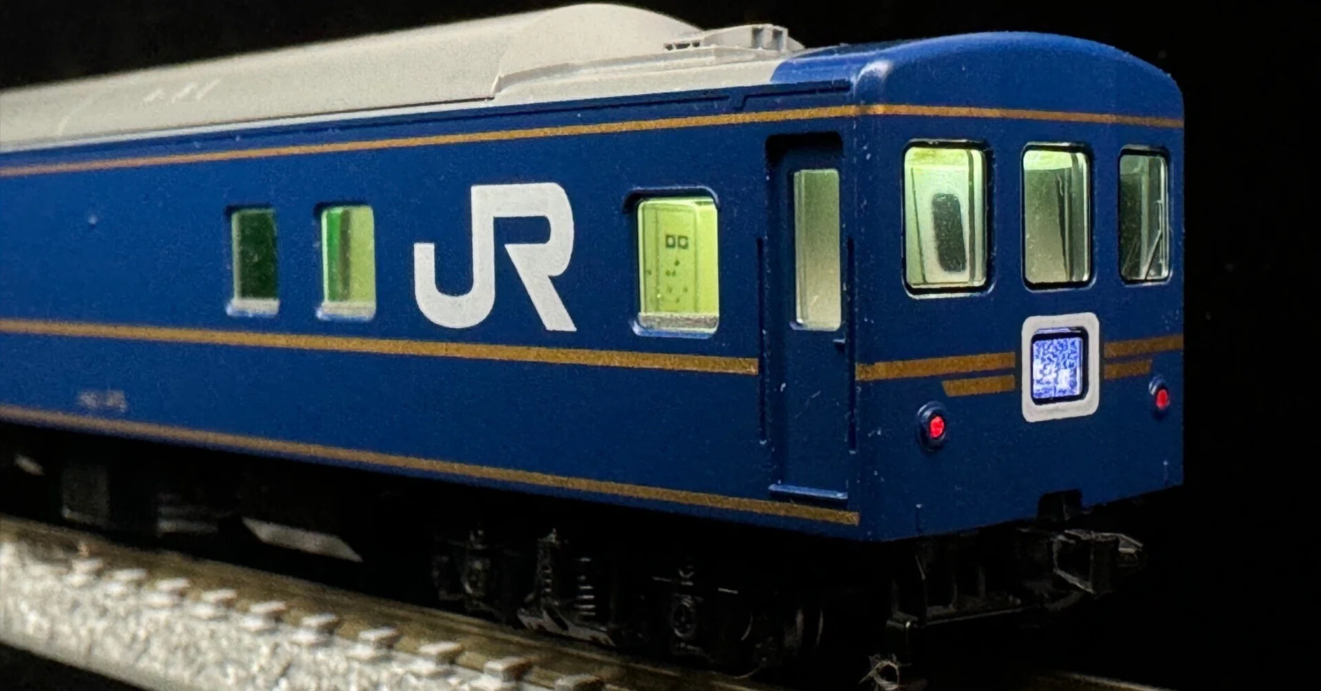 車両紹介】 マニ24-500（北斗星電源車 / JR東日本、JR北海道）｜こもも