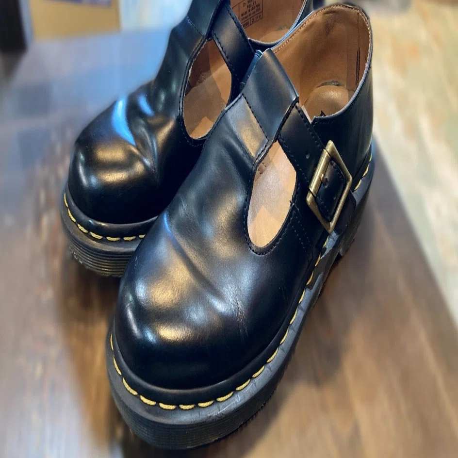 バックル修理＞Dr.Martens Polley(ドクターマーチン”ポリー”）｜CREA