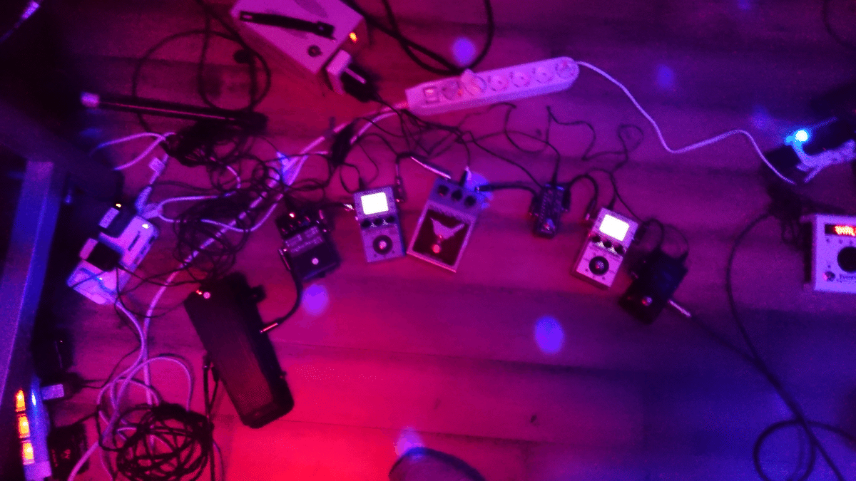 Wren and Cuff Box of War 日曜日までの大幅値下げ Wren and Cuff - Box of