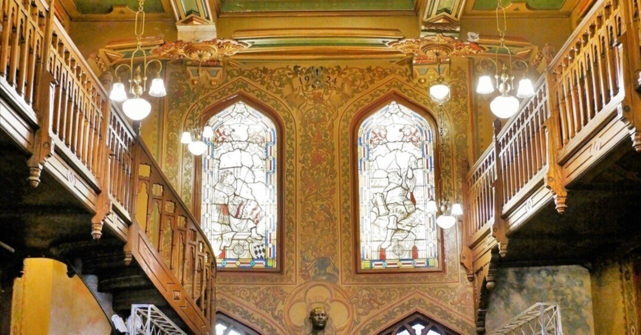 ブカレスト旧市街の140年以上続く豪華絢爛レストラン｜Under The Sun