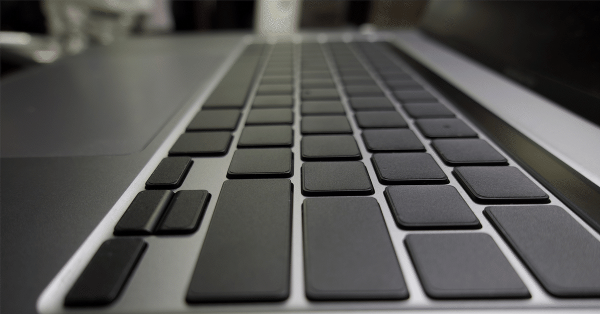 MacBook Proに新色「スペースブラック」登場！「中二