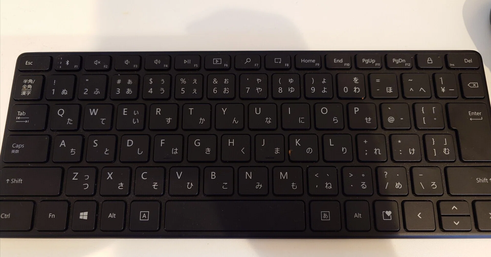 持ち運びキーボードの最適解(Microsoft Designer Compact Keyboard)|mii 持ち運びキーボードの最適解(Microsoft Designer Compact Keyboard)|mii
