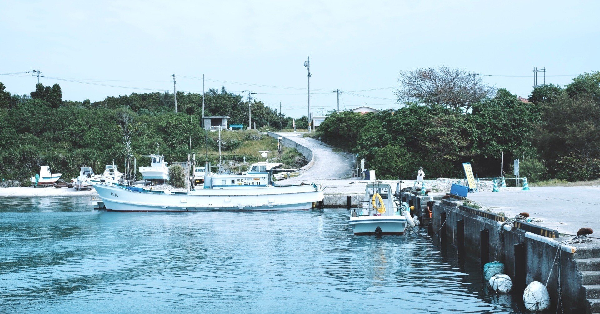 そうだ、島に行こう。沖縄一人旅 2024】2日め。念願の久高島へ。①｜ema