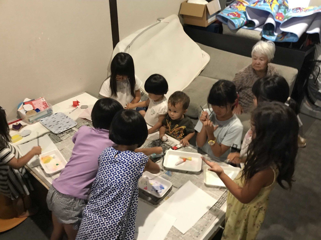 赤ちゃんのいるデイサービス 絵の具遊び ワタナベ J フォックス Note 赤ちゃんのいるデイサービス 絵の具遊び ワタナベ J フォックス Note