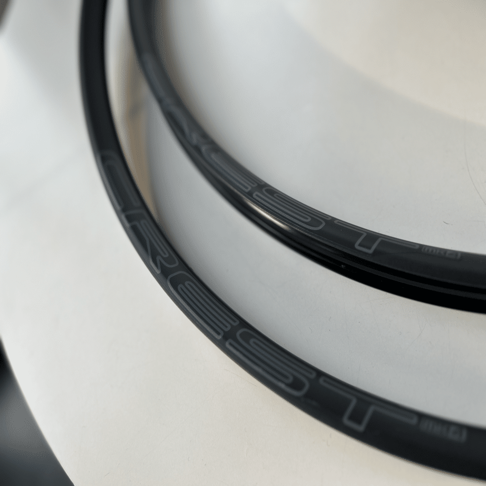 本日の手組ホイール STANS CREST MK4×FORMOSA｜BIKE SHOP FORZA の