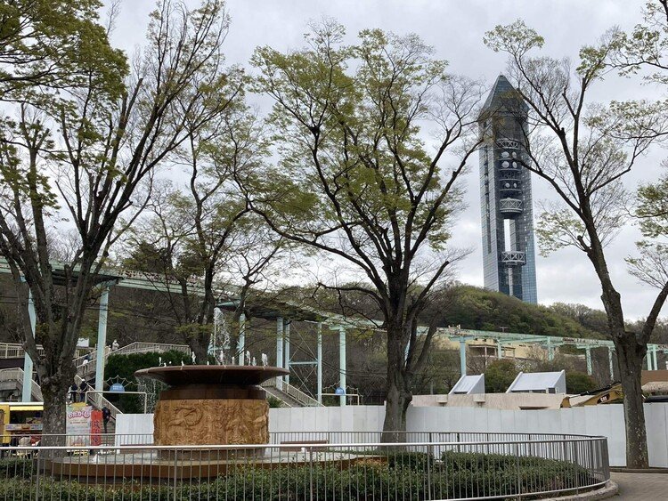 「東山動植物園」には重要文化財・日本最古の温室もあります。　すみません。温室の画像は①に少し写っています。4/5撮影