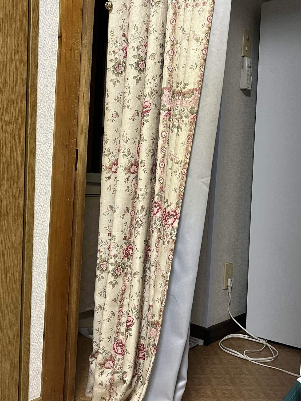 冷蔵庫のコンセントは後ろから接続できますか？