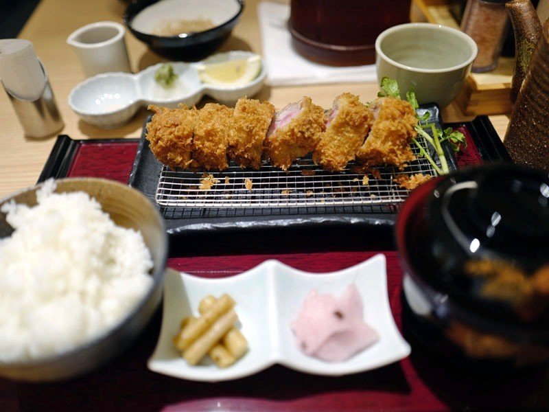 ごますりとんかつのごますりのワケ サカキシンイチロウ Note