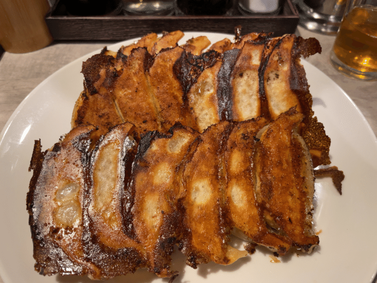 4月27日オープンする鶏出汁餃子と焼鳥つじやさんのレセプションに呼んで頂きました(^-^) 餃子の消費量日本一の京都にまた美味しい餃子屋さんができます😋