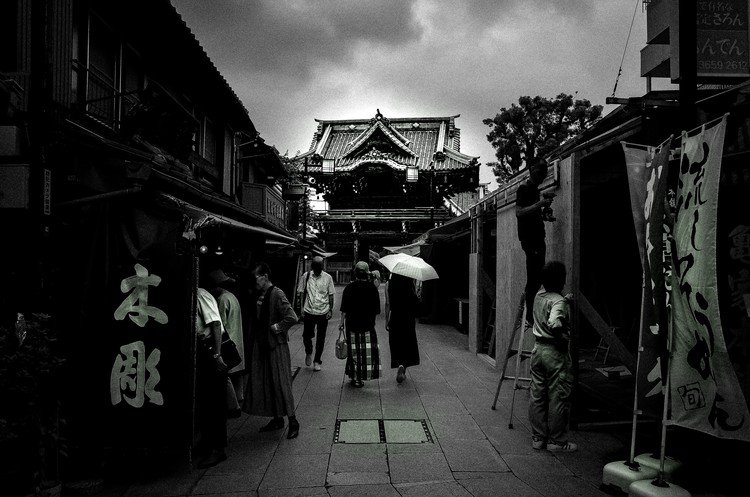 @ the entrance path to “Taishakuten”, Daikyo-ji Temple, Shibamata, Tokyo.