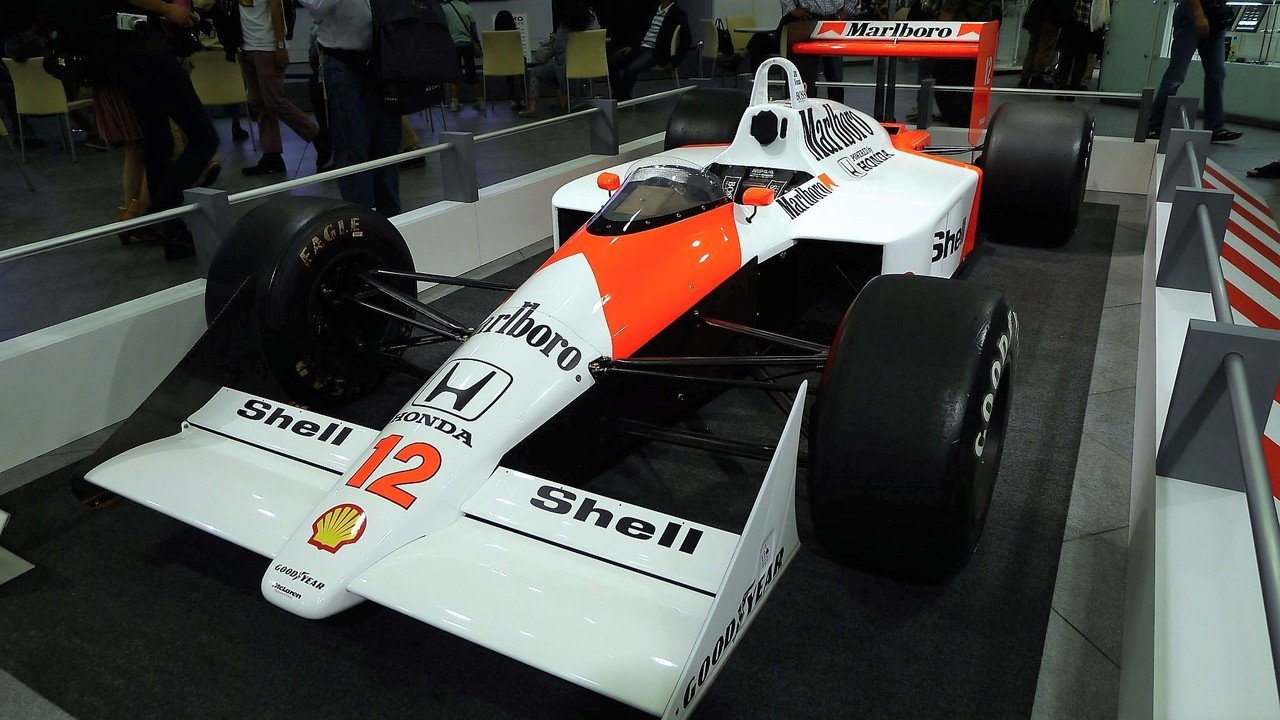 F1マクラーレンホンダ MP4/4 1988年 ドライバー:アイルトンセナ F1マクラーレンホンダ MP4/4 1988年 ドライバー:アイルトンセナ