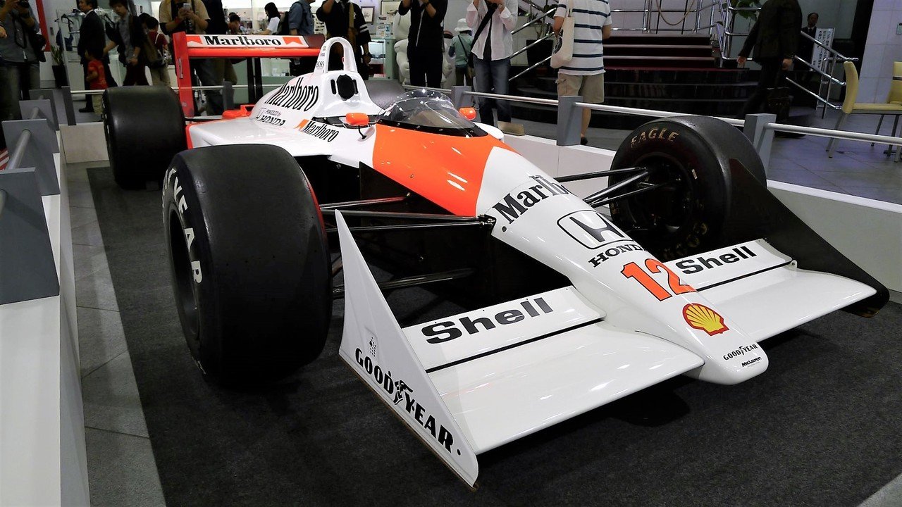 F1 マクラーレン MP 4/4 アイルトン セナ1988年 McLaren MP4/4 - Wikipedia