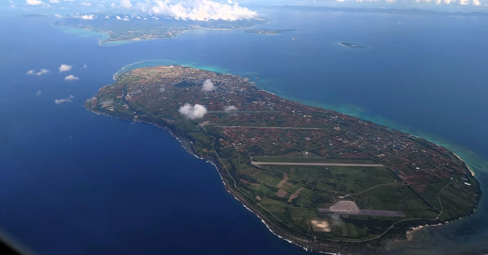 機窓画像コレクション「沖縄・伊江島、瀬底島」など／2023年｜菅野ノリヒコ