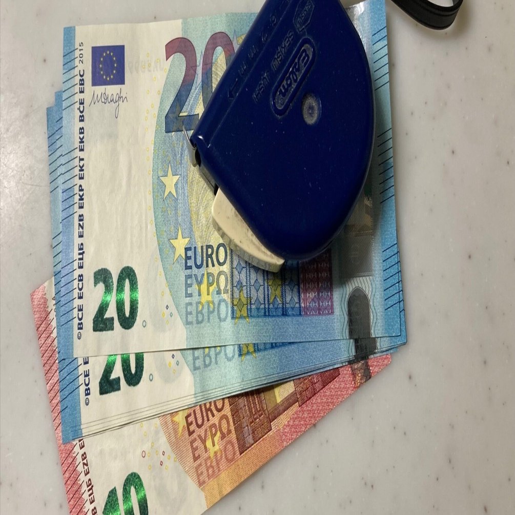 本日、秋の旅行資金を稼ぎに行きました。パリ滞在時に、残ったユーロを円に両替。銀行で？ いえ”甲南チケット”で。｜nabetsuma/電子本クリエーター