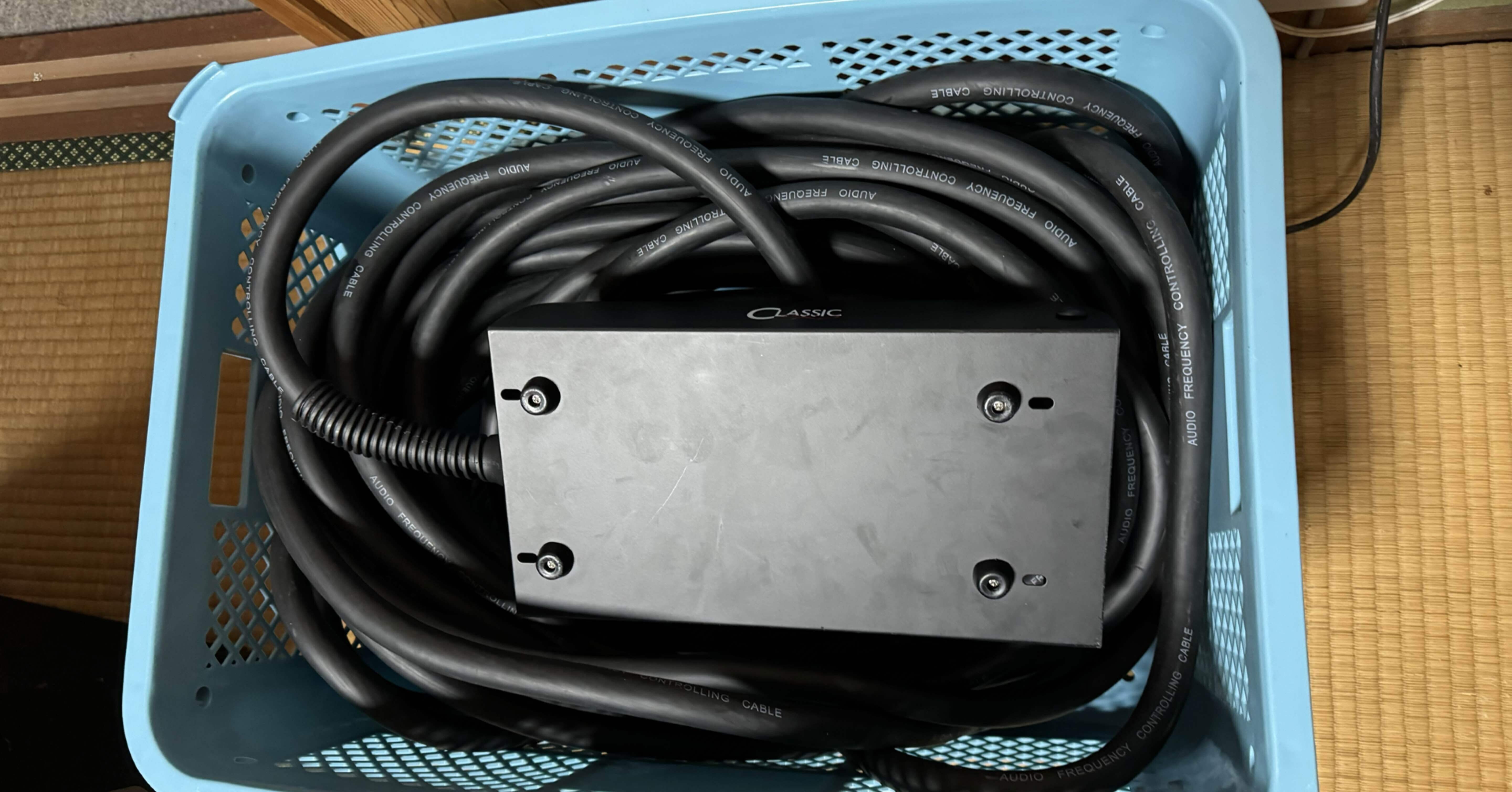 サウンドハウス マルチケーブルボックス 多数 047e7864717747eba7d170c5e6570f