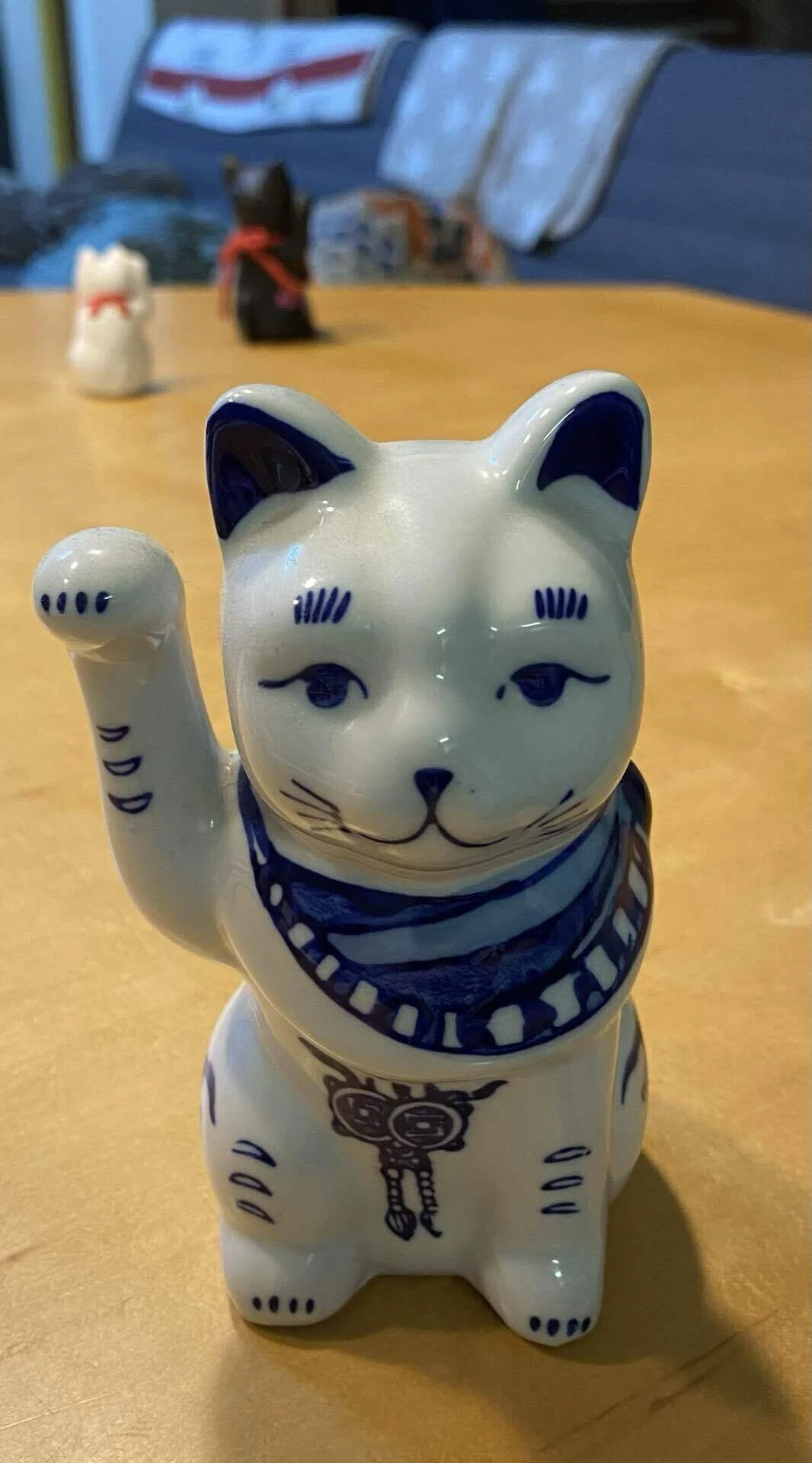 豪徳寺の招福猫児（まねきねこ）｜バージルGO