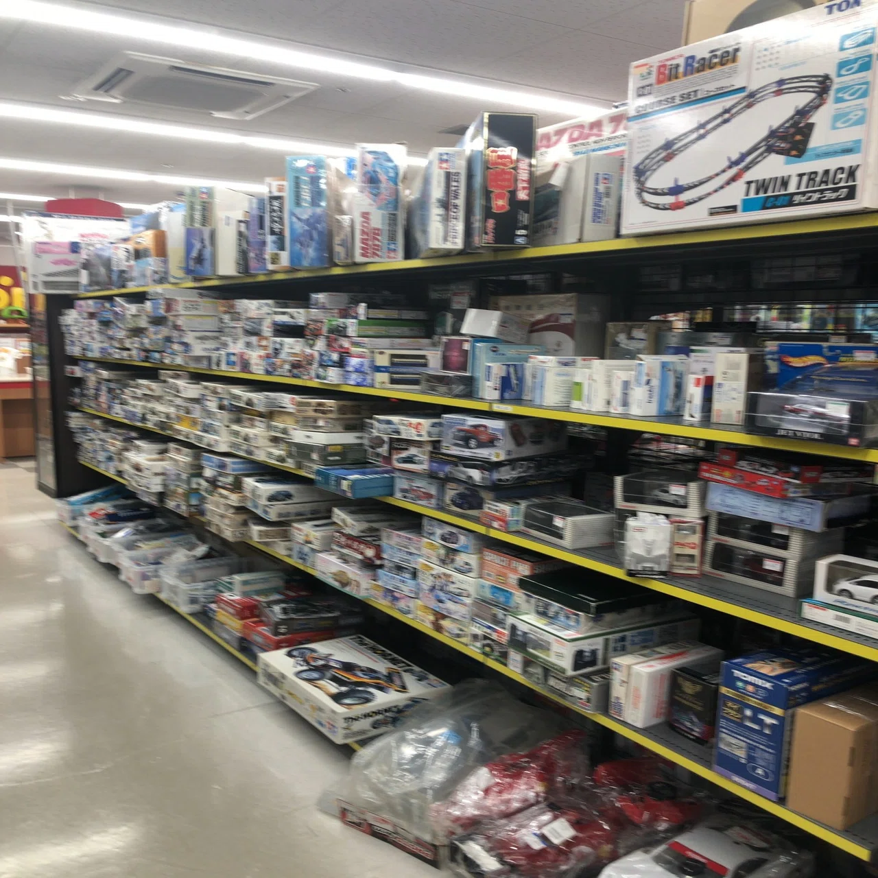 ハードオフ泉南店でレアなミニ四駆探し Course Out Boyz Magazine Note