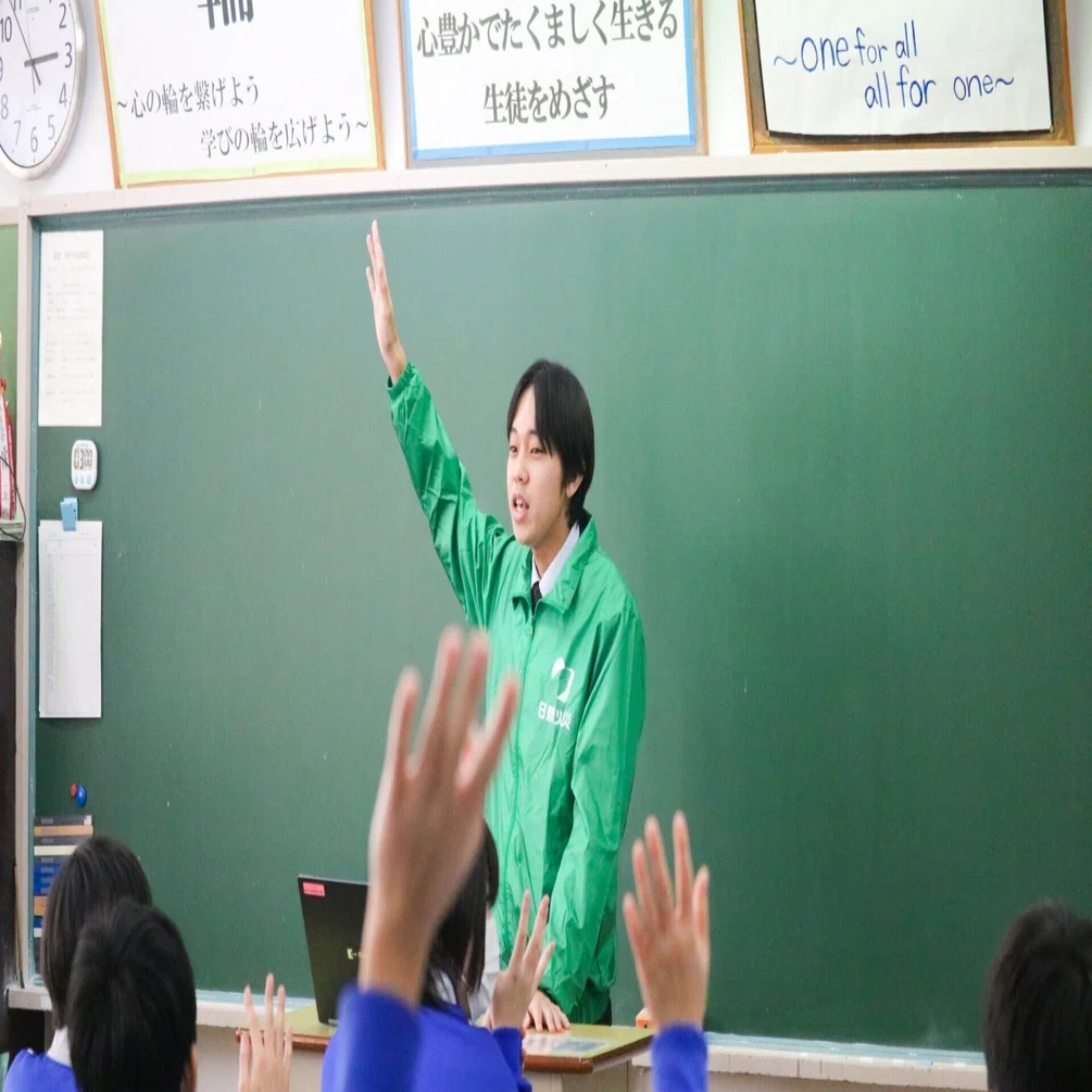 社員が登壇！キャリア教育副教材への出稿と出前授業を実施しました