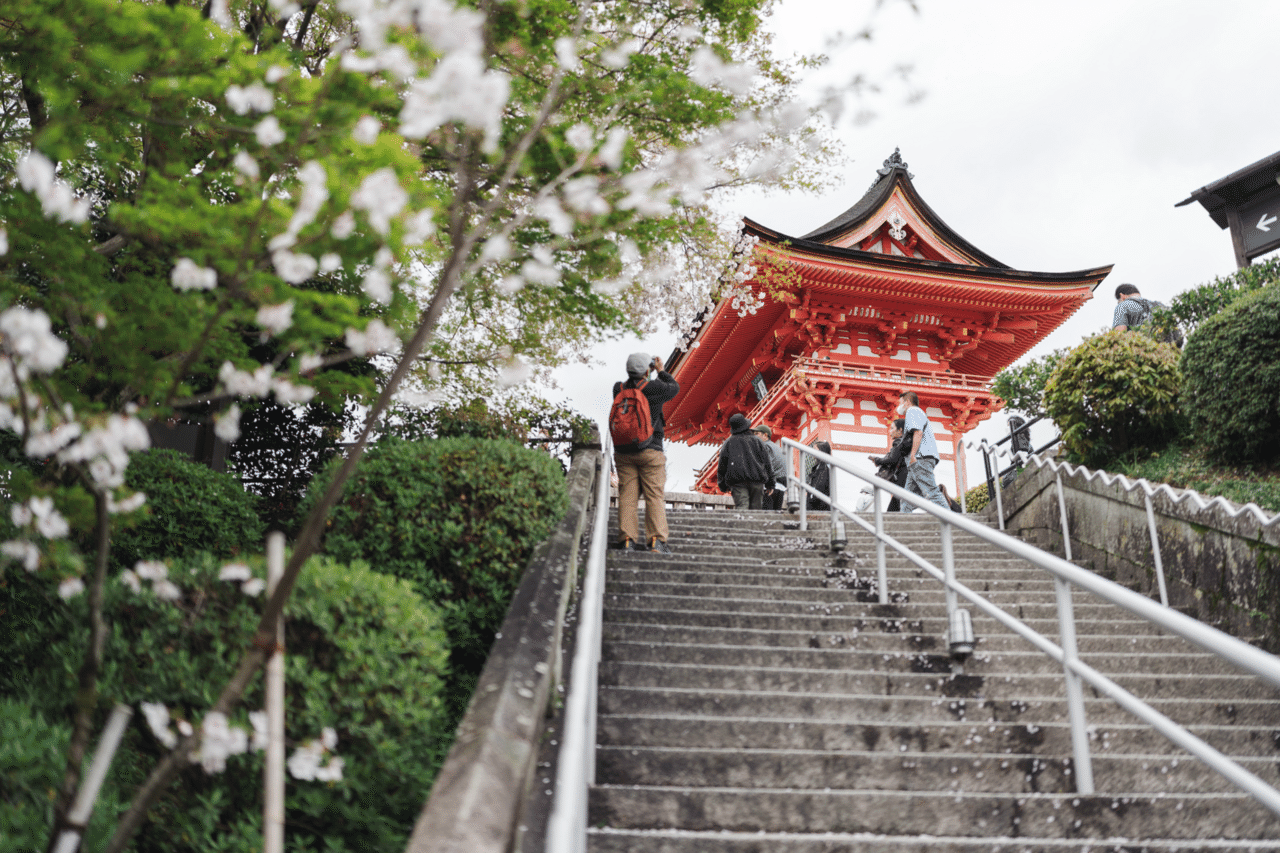 FE 35mm F1.4 GM」で撮る春の京都スナップ｜丼(don)