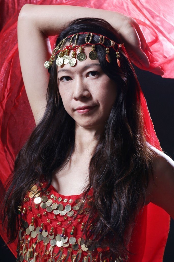 モデルさんにベリーダンス衣装を着てもらいヴェールを投げあげてもらって撮影 どうにかふわっとした瞬間 を撮れました モデル片山知子さん Hyuga Note