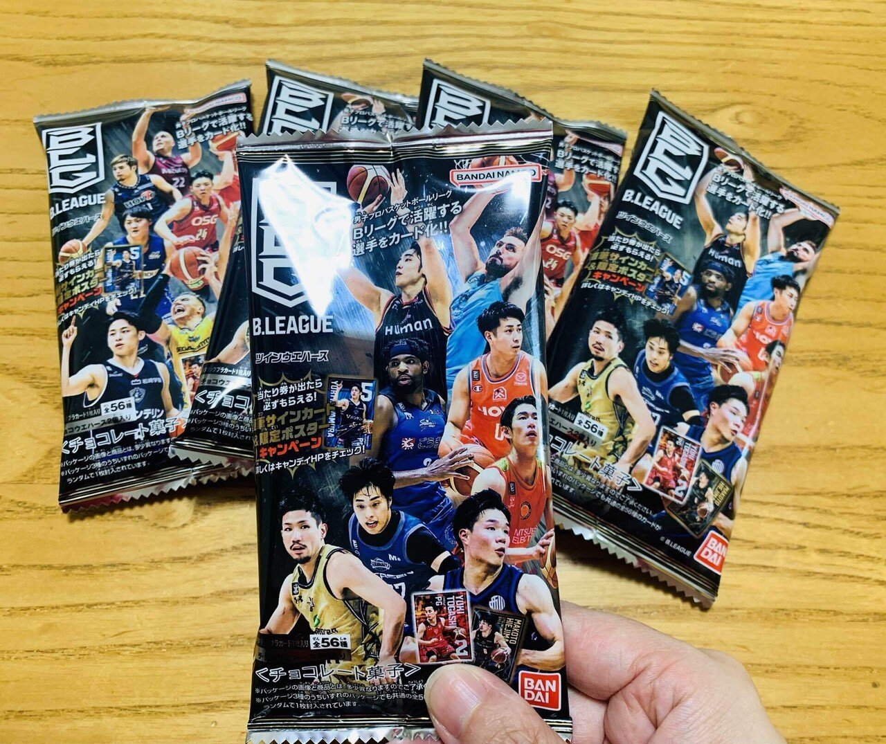 オタクはやたらウエハースを食べる生き物｜なみ/推しの筋肉を愛でていたい