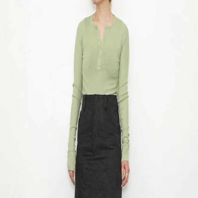 今着たいトップス【AURALEE】ORGANIC SOFT RIB HENLEY NECK L/S TEE