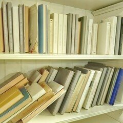 紫媛のコンビネーション・デコレーション 第429回「古い本棚を回収してもらった」