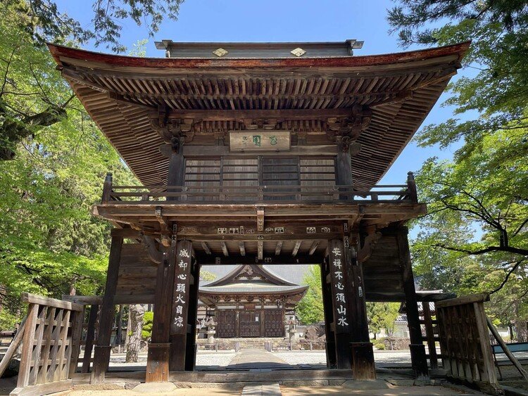 武田信玄公の菩提寺にきております(^-^) 京都のお寺に匹敵する見事さ✨　流石信玄公の菩提寺😏