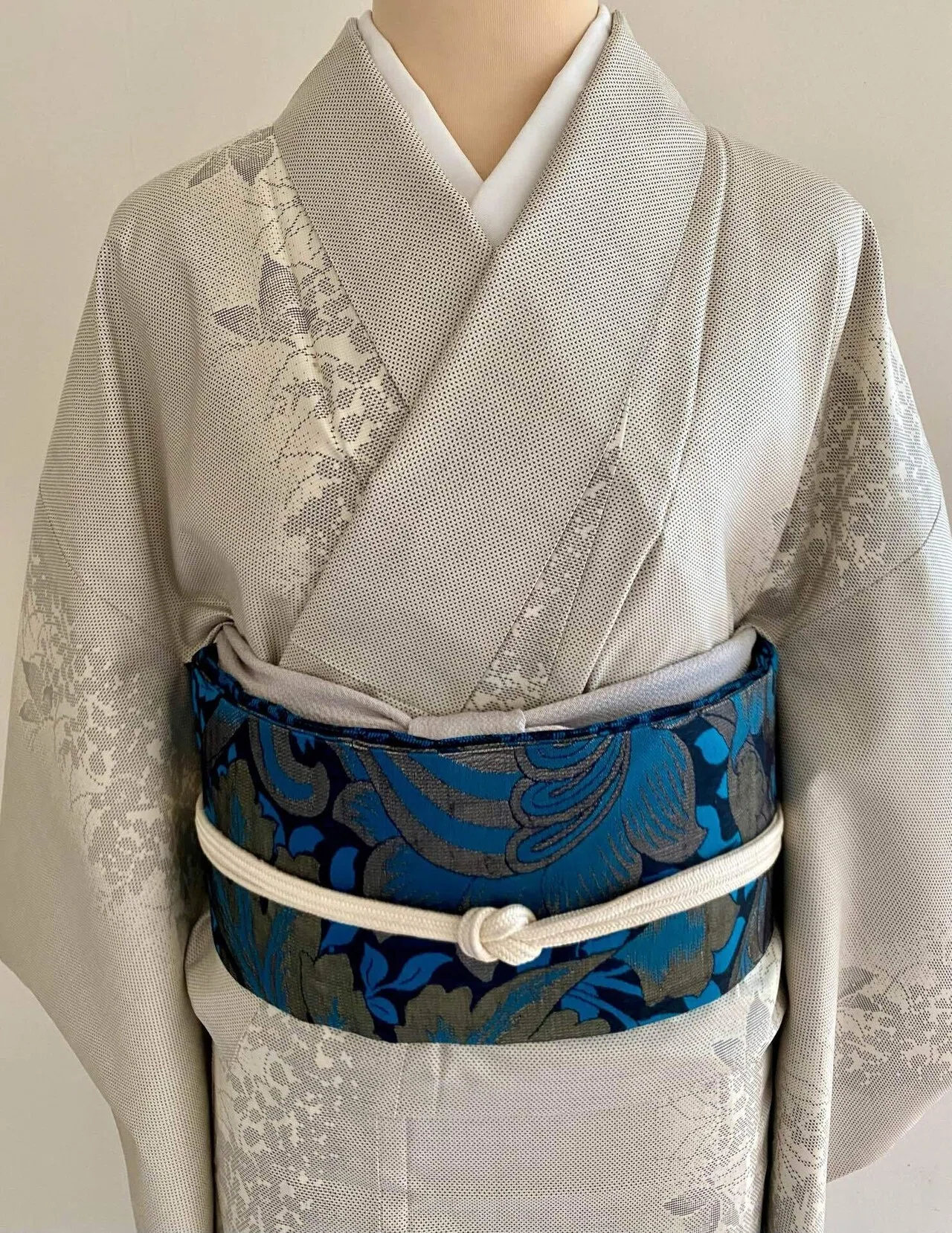 縦花柄白大島紬単衣着物｜夢吉きもの