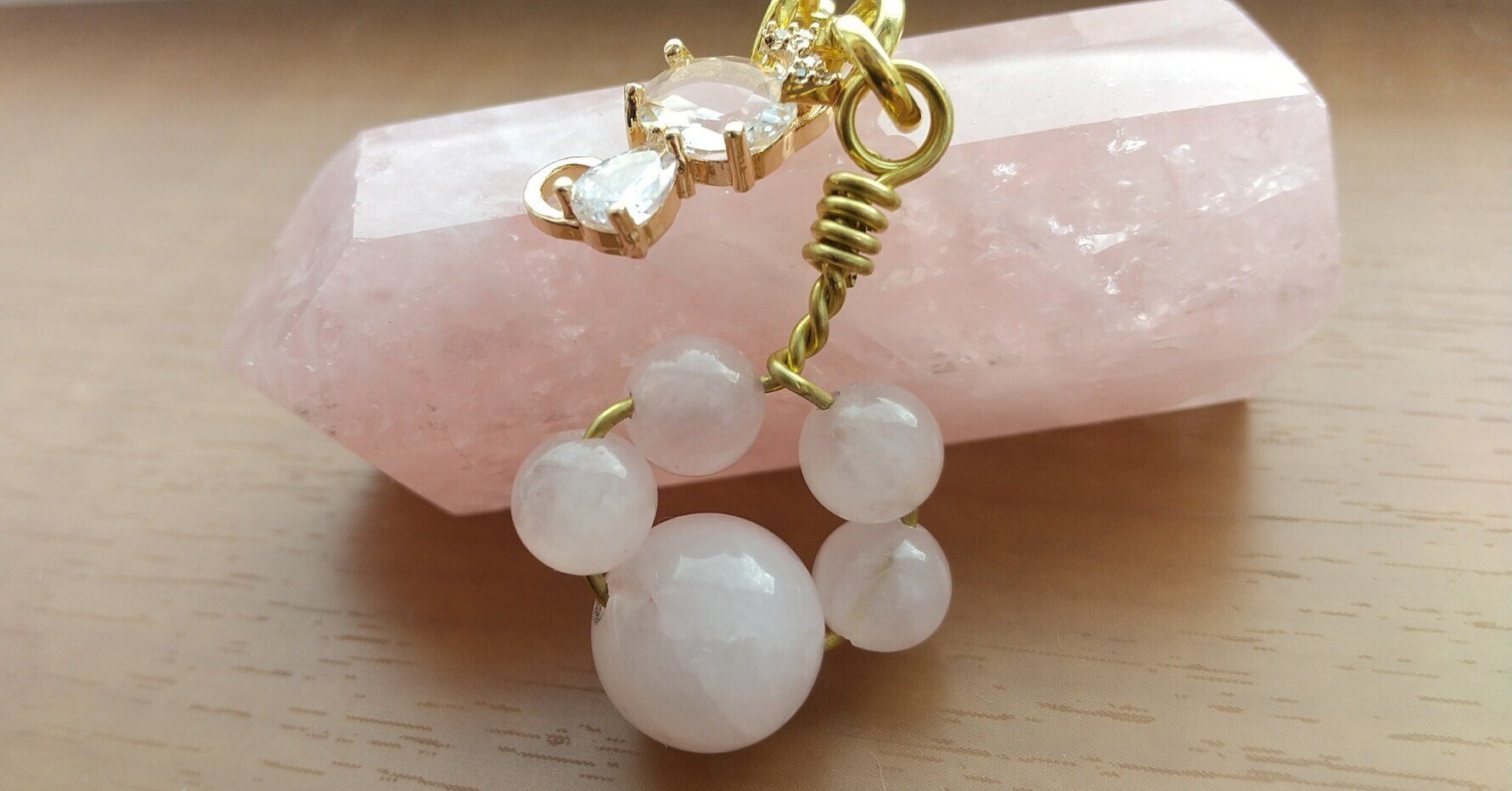 ローズクォーツ(紅水晶)見てるだけで癒やされる|ゆきまる@ハンドメイド ローズクォーツ(紅水晶)見てるだけで癒やされる|ゆきまる@ハンドメイド