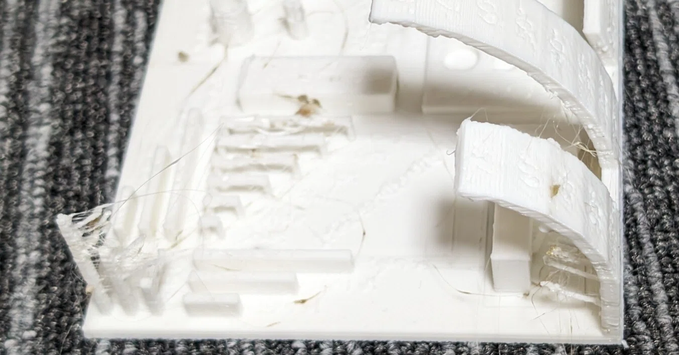 FDMタイプの3Dプリンタの糸引き対策を試行錯誤したが、どれも効果 