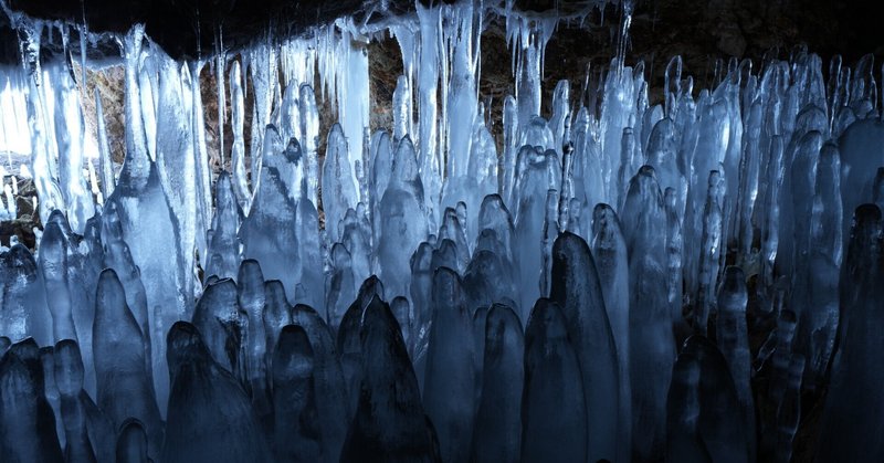 百畳敷洞窟の氷筍（2024年2月11日記）