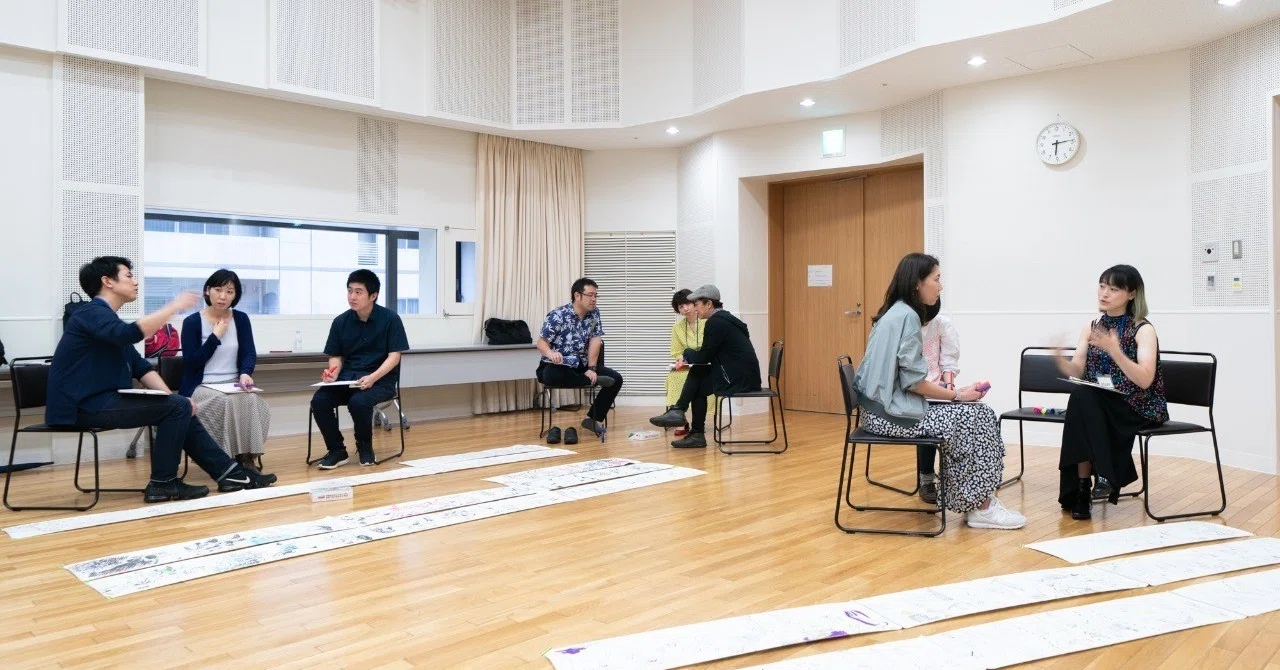 私たちは ほの暗い 広場 に集まり すれ違う 演劇 プラータナー 参加型企画 あなたのポストトーク に寄せて Precog Note