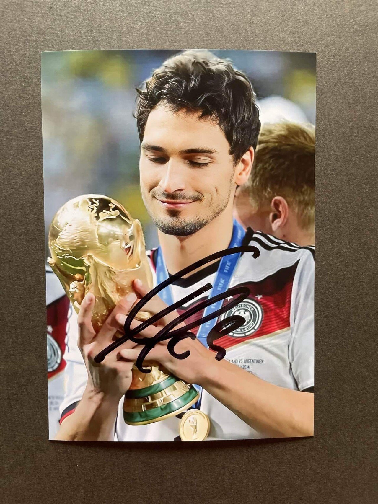 マッツ・フンメルス直筆サイン入り超大型写真…Mats HUMMELS… マッツ・フンメルス直筆サイン入り超大型写真…Mats HUMMELS…元ドイツ