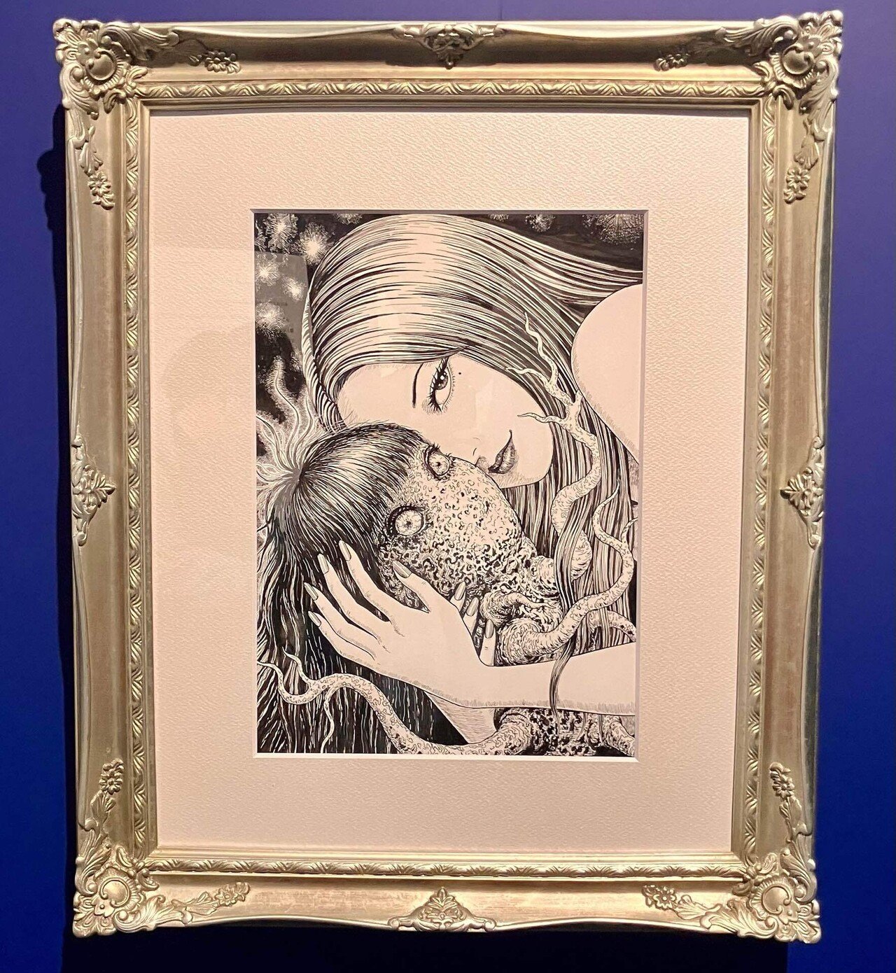 Amazon.co.jp: 伊藤潤二展 誘惑 複製原画 富江 チークラブ 額