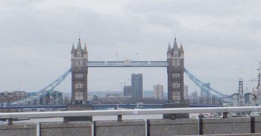 ロンドンをなぜこうなって使役だったのです。 ロンドン橋がおちまする！ | 風文庫 kazebunko