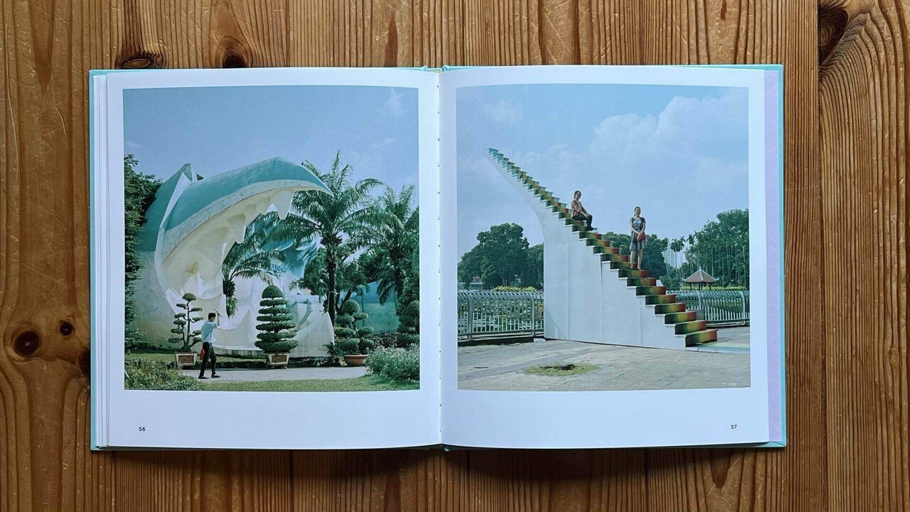 Paul Hiller「HappySad Souvenirs」写真集 遊園地 街