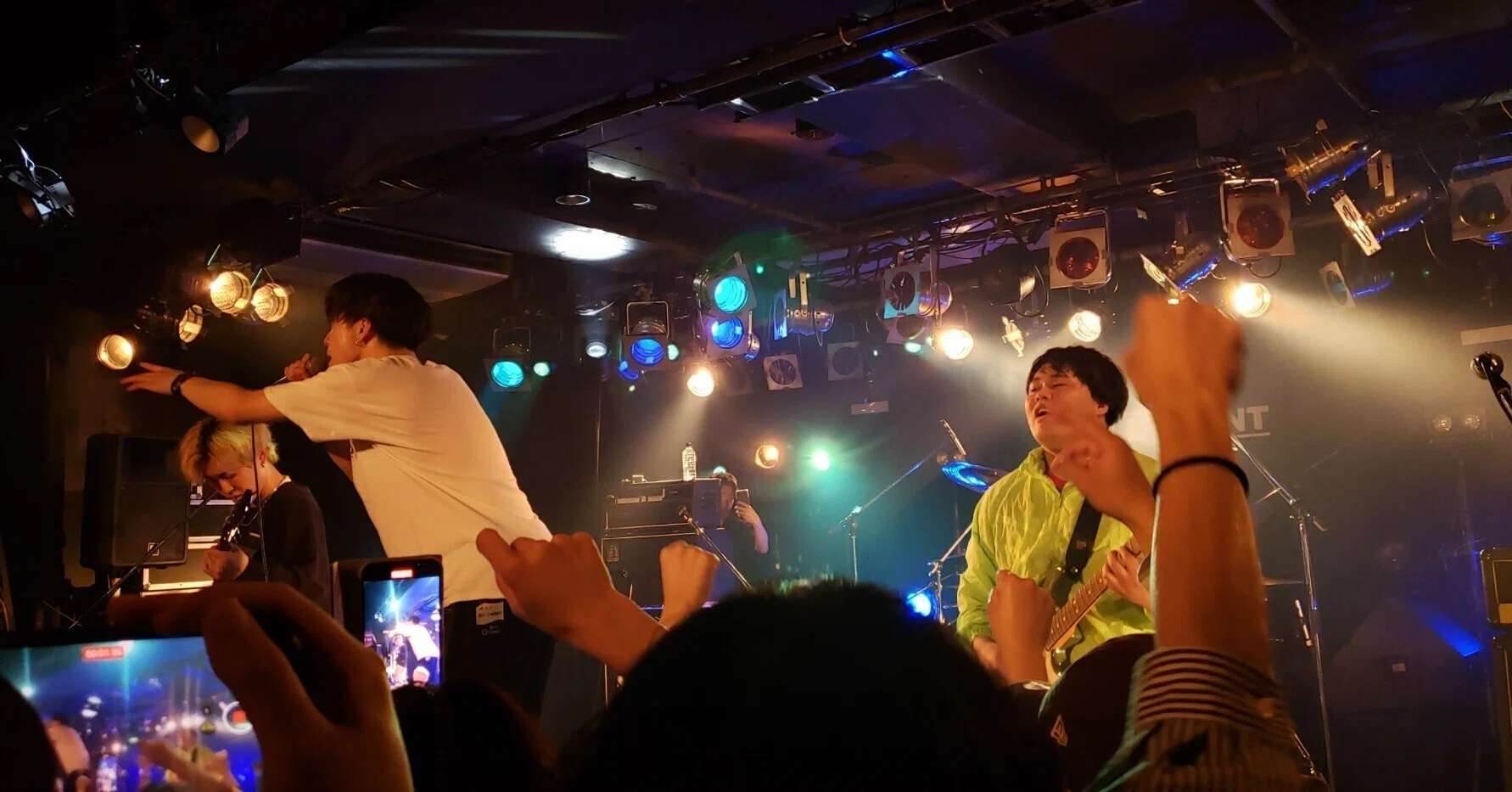 普段ライブハウスに行かない私が