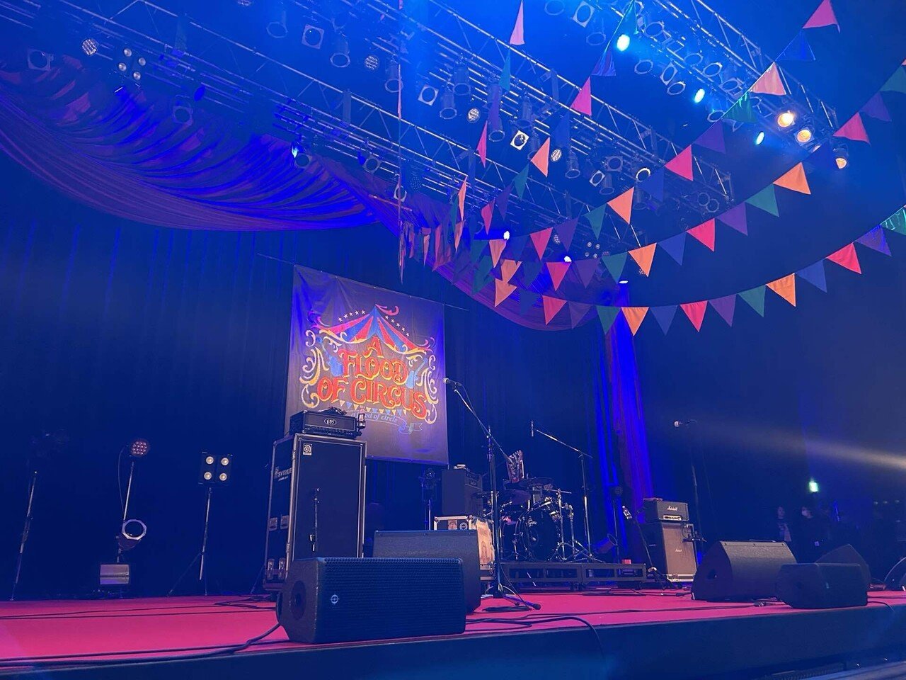 a flood of circus ア フラッド オブ サークル　ピック picture_pc_fc4843370dc488975fc